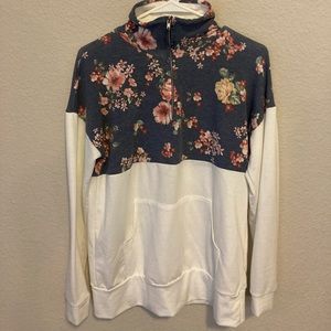 Two tone, white & navy floral sweatshirt size med
